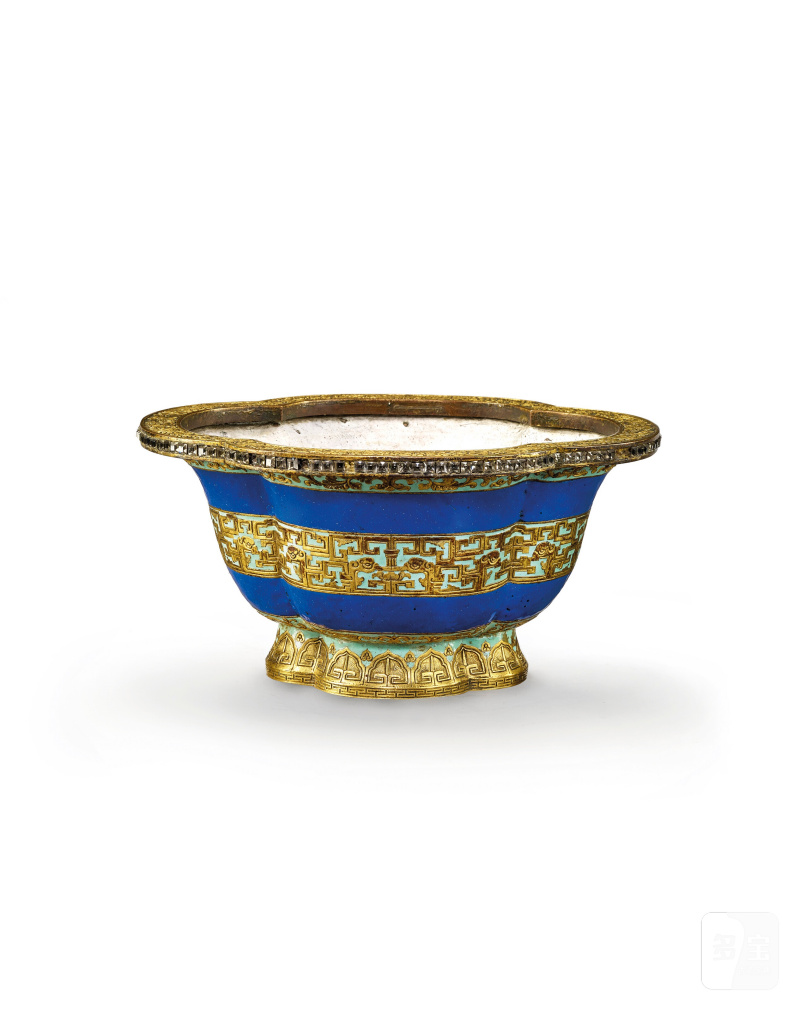 清乾隆 内填琺琅纏枝花卉紋花盆  CHINA, QING DYNASTY, QIANLONG PERIOD (1736-1795)